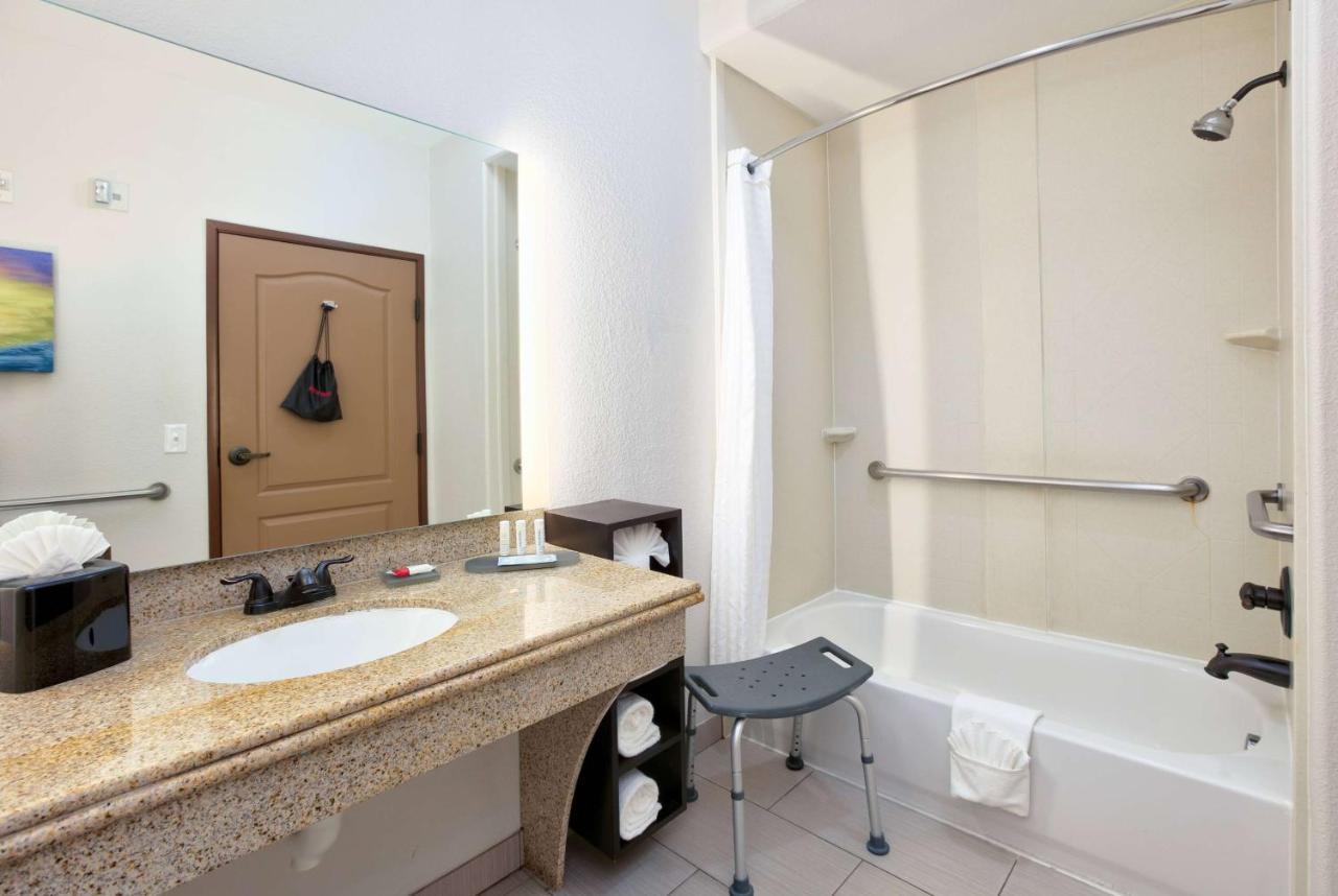 La Quinta By Wyndham Dallas Grand Prairie South Exterior photo