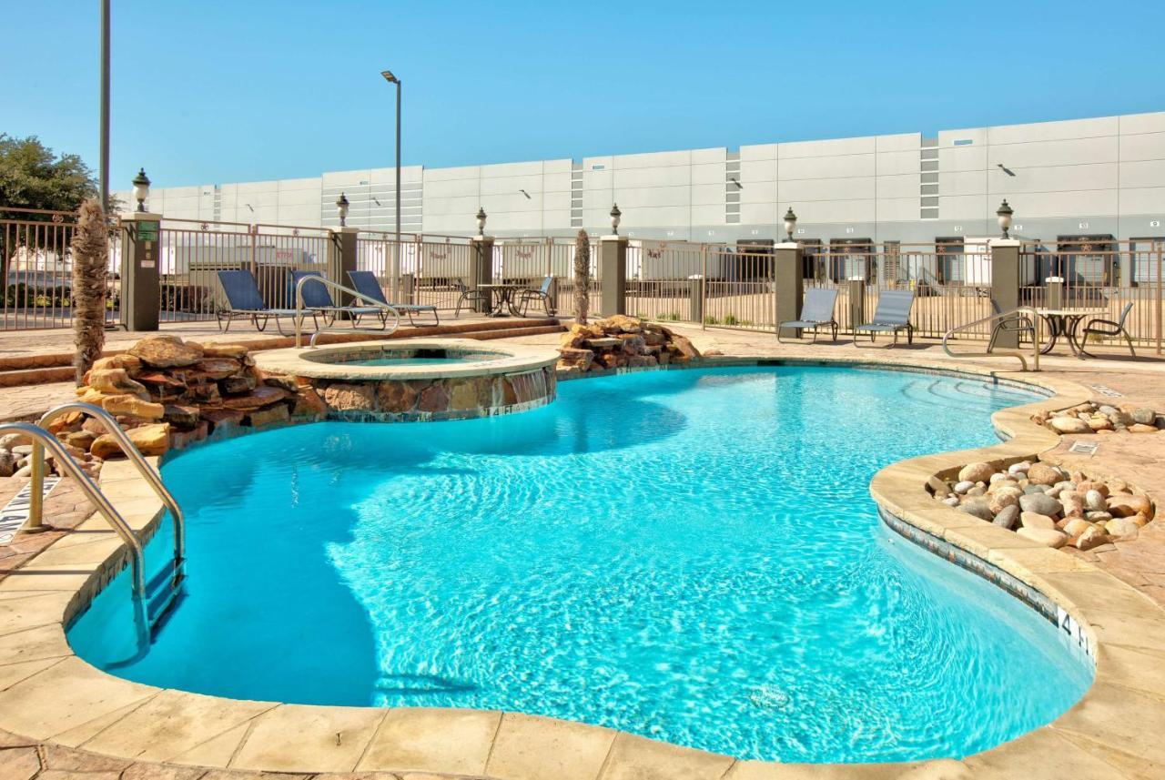 La Quinta By Wyndham Dallas Grand Prairie South Exterior photo